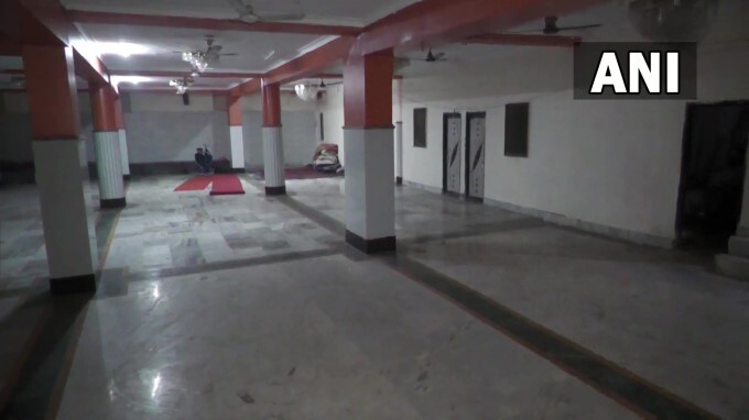 Gurugram's Sadar Bazaar Gurudwara offers space for Namaz