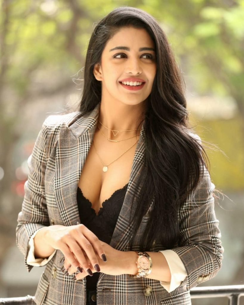 लेटेस्ट तस्वीरों में बेहद Hot दिख रही हैं साउथ फिल्मों में धमाल मचाने वालीं एक्ट्रेस दक्षा नागरकर
