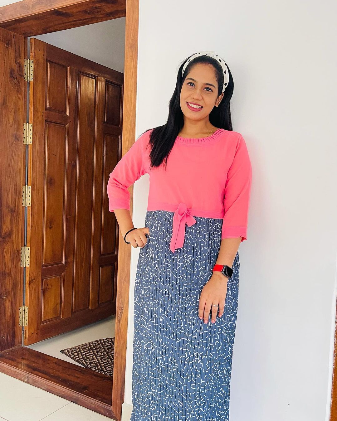 'കാത്തിരിപ്പിലാണ് ഞങ്ങള്‍'; പുതിയ സന്തോഷം പങ്കുവച്ച് കുടുംബ വിളക്ക് താരം ആതിര