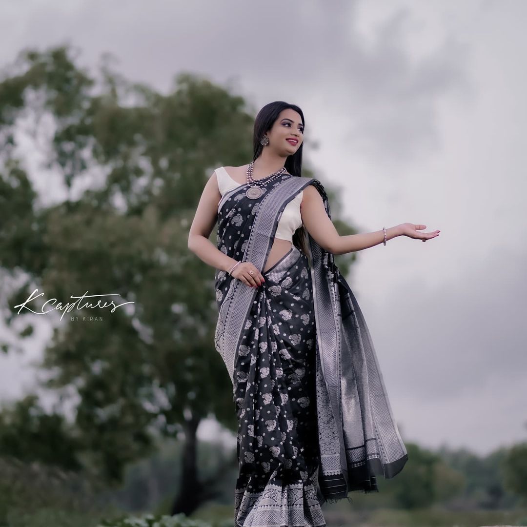 അയ്യോ... ഇത് ഒരു രക്ഷയുമില്ല; കിടിലന്‍ ഫോട്ടോഷൂട്ട്; ശരണ്യ ആനന്ദിന്റെ ഗ്ലാമറസ് ചിത്രങ്ങള്‍ വൈറല്‍