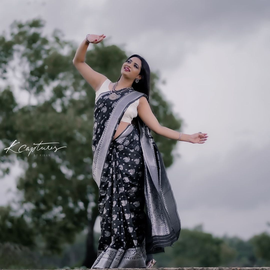 അയ്യോ... ഇത് ഒരു രക്ഷയുമില്ല; കിടിലന്‍ ഫോട്ടോഷൂട്ട്; ശരണ്യ ആനന്ദിന്റെ ഗ്ലാമറസ് ചിത്രങ്ങള്‍ വൈറല്‍