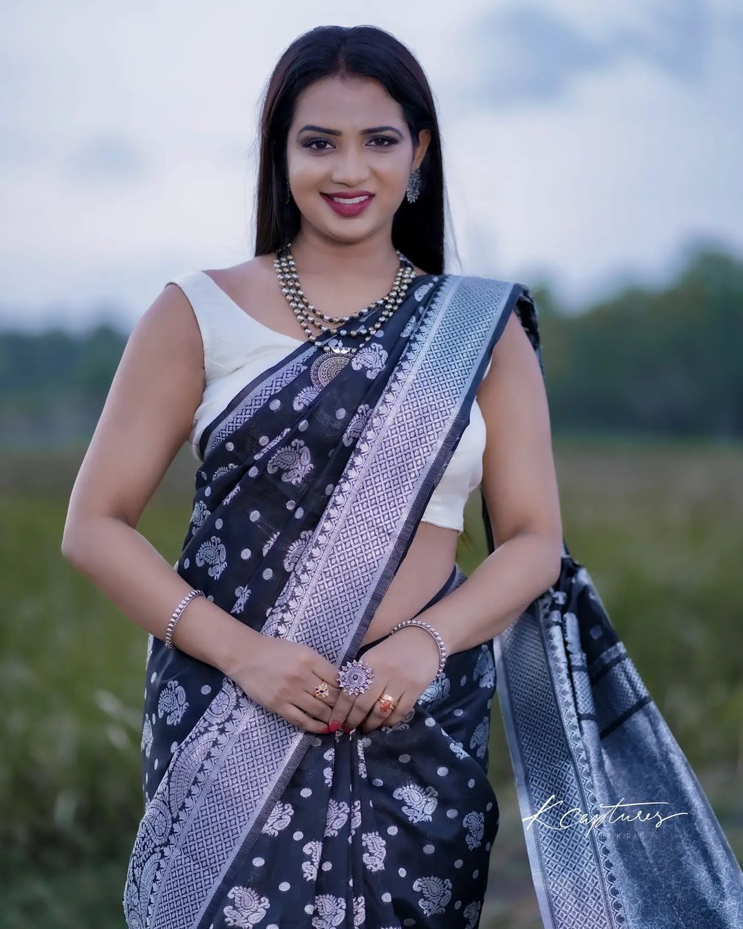 അയ്യോ... ഇത് ഒരു രക്ഷയുമില്ല; കിടിലന്‍ ഫോട്ടോഷൂട്ട്; ശരണ്യ ആനന്ദിന്റെ ഗ്ലാമറസ് ചിത്രങ്ങള്‍ വൈറല്‍