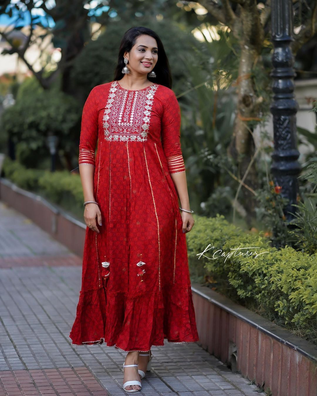 അയ്യോ... ഇത് ഒരു രക്ഷയുമില്ല; കിടിലന്‍ ഫോട്ടോഷൂട്ട്; ശരണ്യ ആനന്ദിന്റെ ഗ്ലാമറസ് ചിത്രങ്ങള്‍ വൈറല്‍