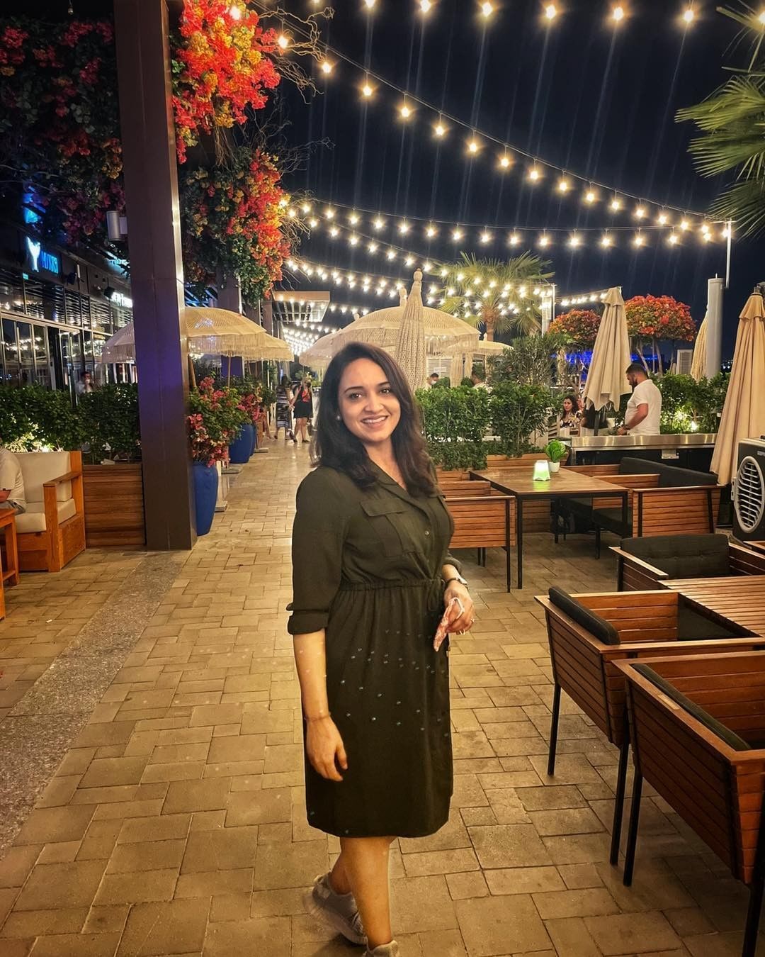 ഇത് ലേഡി മമ്മൂട്ടിക്ക് പഠിക്കുവാണോ? ലെനയുടെ പുതിയ ഫോട്ടോ ഷൂട്ട് വൈറൽ