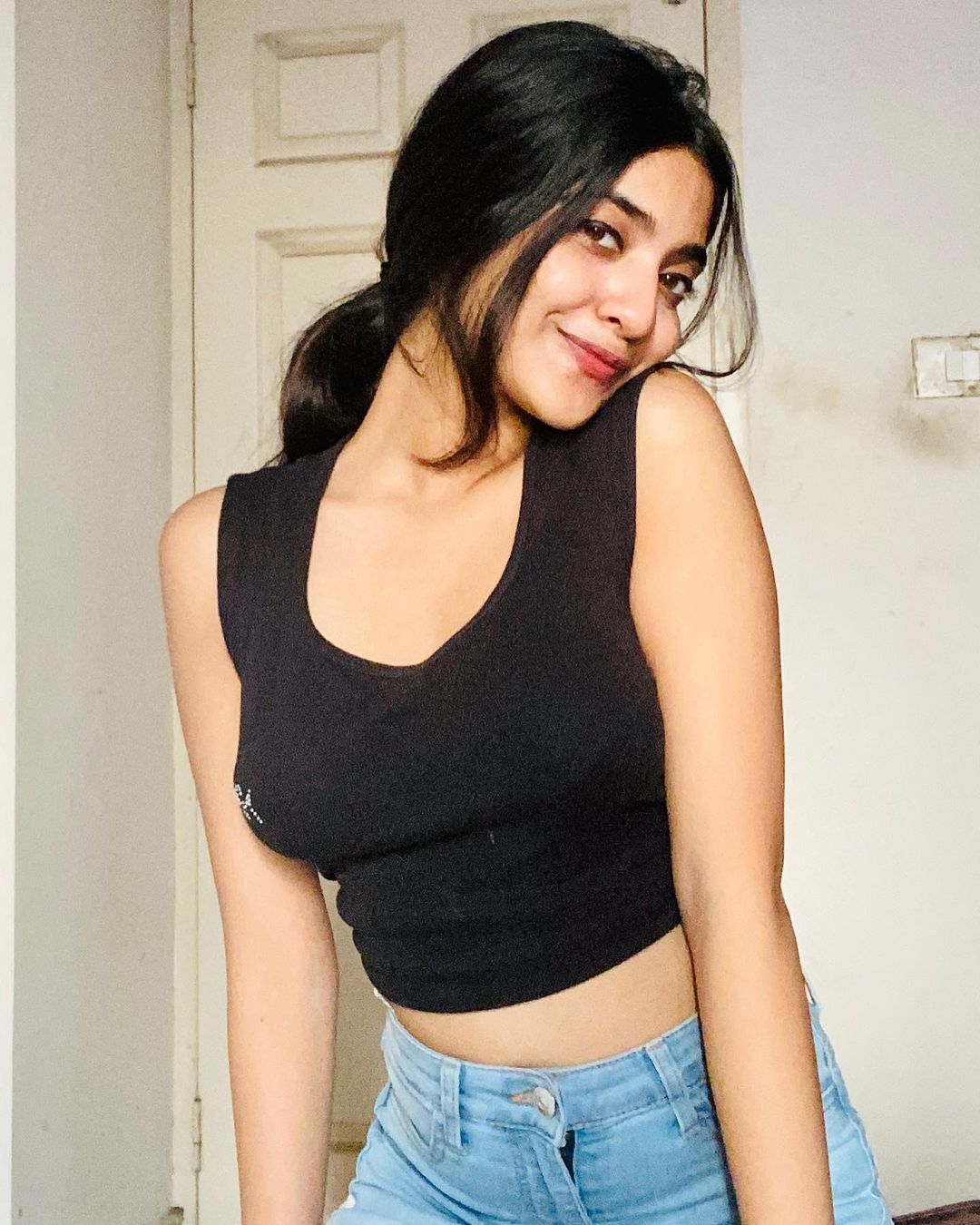 സാരിയില്‍ സുന്ദരിയായി നന്ദന വർമ്മ, ചിത്രങ്ങള്‍ കാണാം