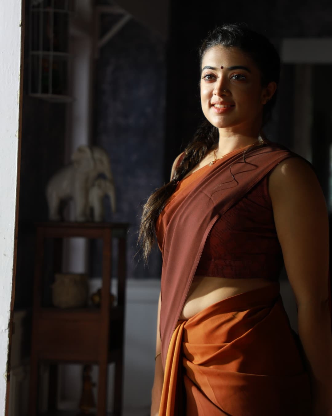 വീണ്ടും ഞെട്ടിക്കുന്ന ഫോട്ടോഷൂട്ടുമായി മാധുരി; ഹോട്ട് ലുക്കിലാണെന്ന് ആരാധകര്‍