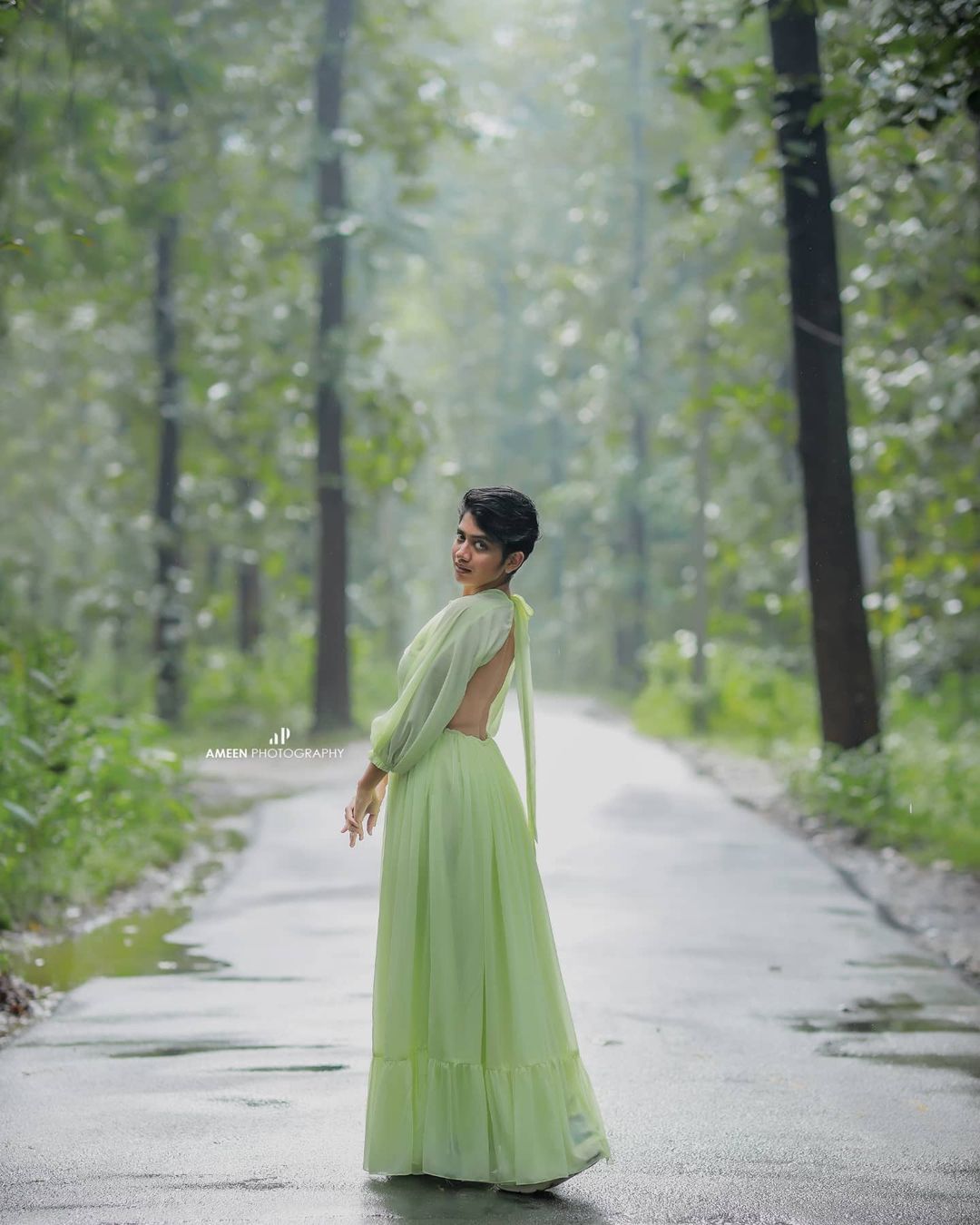 അനാർക്കമലി മരയ്ക്കാർ കിടുവാണ്, പൊളിയാണ്, അസാധ്യമാണ്!! പുതിയ ലുക്കും വൻ ഹിറ്റ്