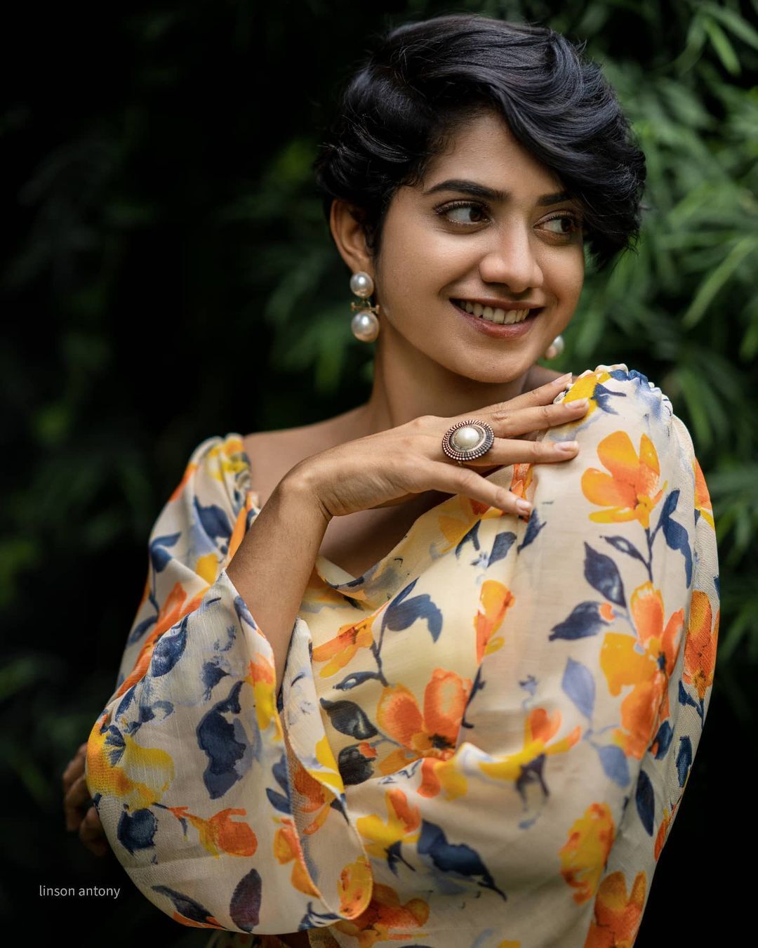 അനാർക്കമലി മരയ്ക്കാർ കിടുവാണ്, പൊളിയാണ്, അസാധ്യമാണ്!! പുതിയ ലുക്കും വൻ ഹിറ്റ്