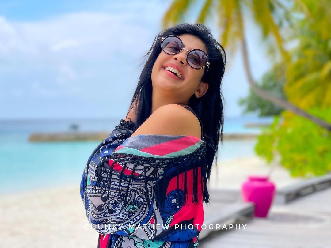 ഹോട്ട് ലുക്കില്‍ ഞെട്ടിച്ച് നയന; പുതിയ മേക്കോവര്‍ ഏറ്റെടുത്ത് ആരാധകര്‍