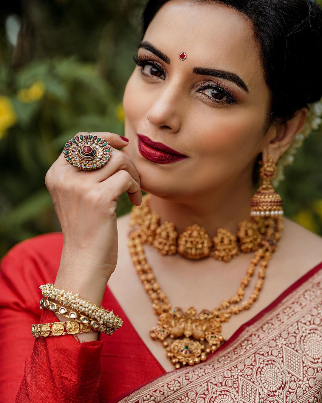 ബാഹുബലിയിലെ ശിവകാമി ദേവിയാണോ ഇത്; ശ്വേത മേനോന്റെ ഫോട്ടോഷൂട്ട് ഏറ്റെടുത്ത് ആരാധകര്‍