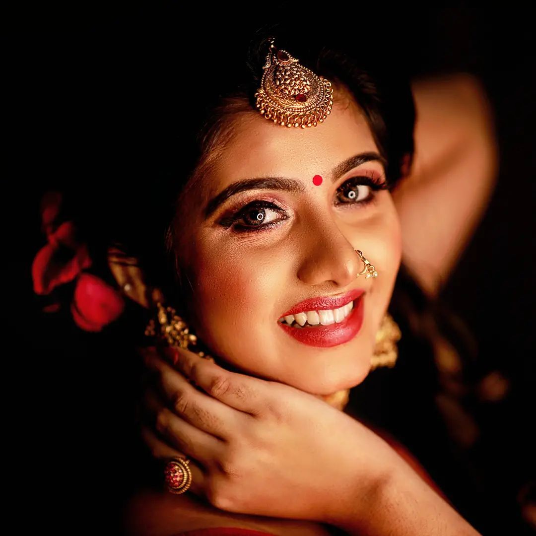 പാടാത്ത പൈങ്കിളി...പൊളി ലുക്കിലാണല്ലോ; മനീഷയുടെ ഫോട്ടോഷൂട്ട് ഏറ്റെടുത്ത് ആരാധകര്‍