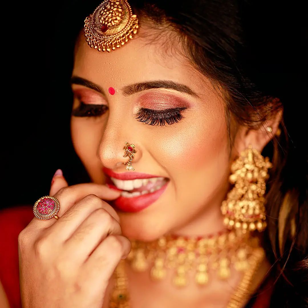 പാടാത്ത പൈങ്കിളി...പൊളി ലുക്കിലാണല്ലോ; മനീഷയുടെ ഫോട്ടോഷൂട്ട് ഏറ്റെടുത്ത് ആരാധകര്‍