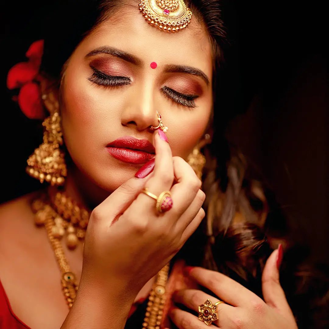 പാടാത്ത പൈങ്കിളി...പൊളി ലുക്കിലാണല്ലോ; മനീഷയുടെ ഫോട്ടോഷൂട്ട് ഏറ്റെടുത്ത് ആരാധകര്‍