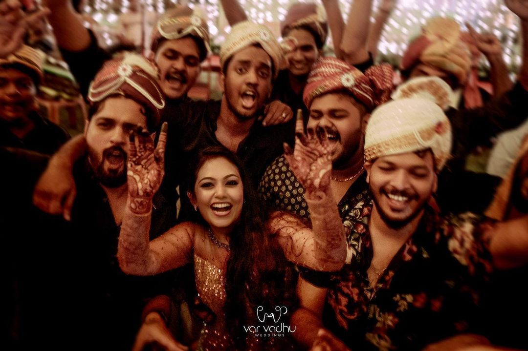 കല്യാണം അടിച്ച് പൊളിച്ച് ആഘോഷമാക്കി റബേക്ക, ചിത്രങ്ങൾ കാണാം