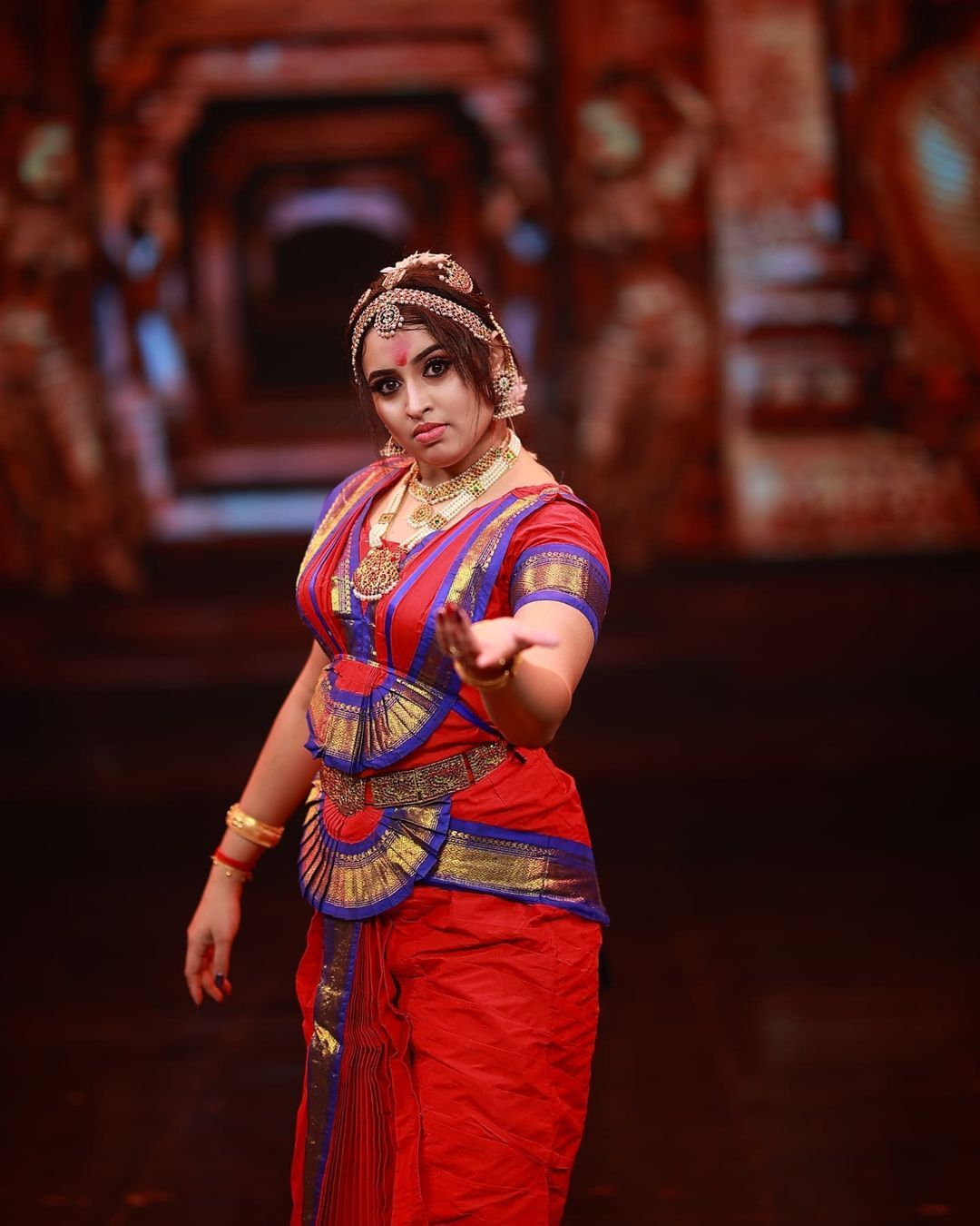 നാഗവല്ലി വേര്‍ഷന്‍ 2; സീരിയല്‍ താരം ഐശ്വര്യയുടെ ഫോട്ടോഷൂട്ട് വൈറല്‍