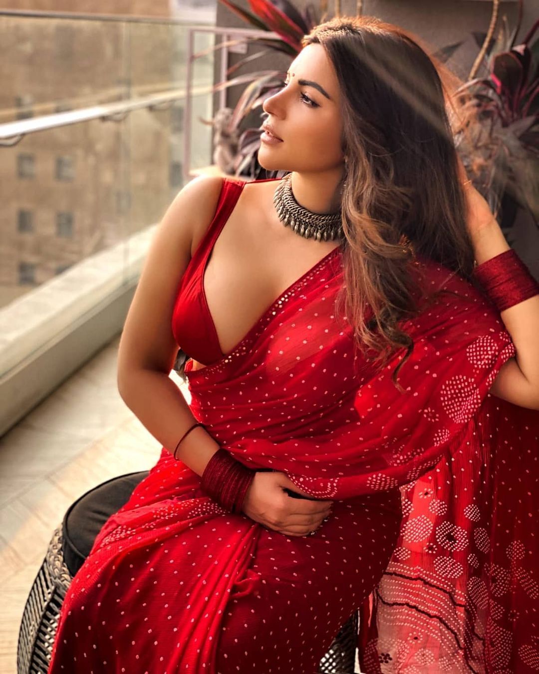 Shama Sikander:చీరలో ఎంత సెక్సీగా కనిపించాలో చూపిస్తోన్న భామ(ఫోటోలు)