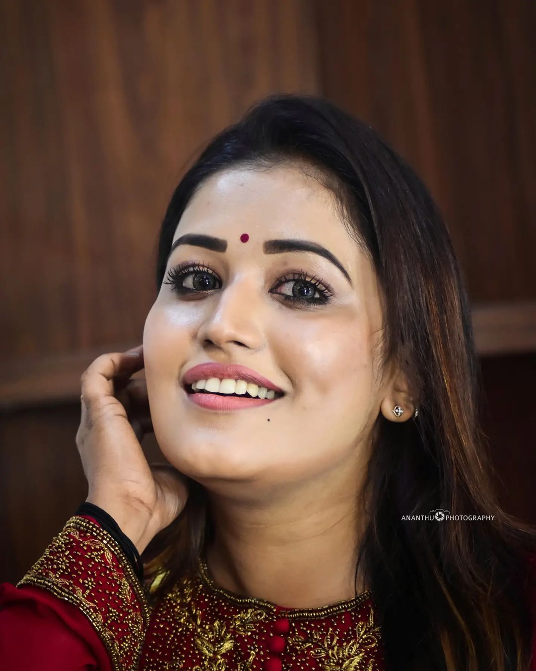 അനു മോളെ.. എന്തൊരു പുഞ്ചിരിയാണിത്; ക്യൂട്ട് ലുക്കിലാണല്ലോ എന്ന് ആരാധകര്‍, വൈറല്‍ ചിത്രങ്ങള്‍