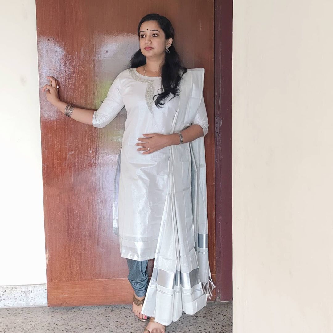 ഗൗരി... സുന്ദരിയായിട്ടുണ്ടല്ലോ; ഫോട്ടോഷൂട്ട് പൊളിച്ചെന്ന് ആരാധകര്‍
