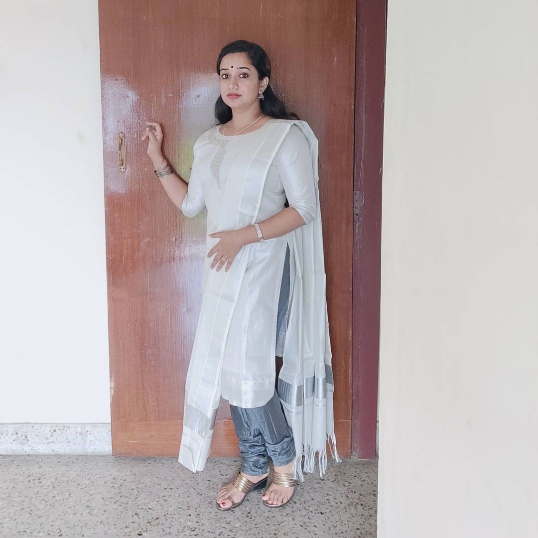 ഗൗരി... സുന്ദരിയായിട്ടുണ്ടല്ലോ; ഫോട്ടോഷൂട്ട് പൊളിച്ചെന്ന് ആരാധകര്‍