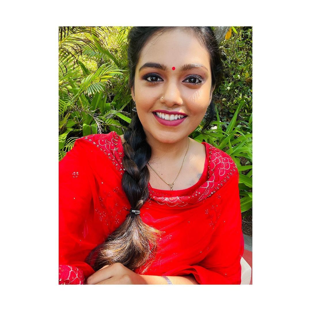 പൊളിച്ചടുക്കി റെബ്ബേക്കാ... ഹൽദിക്കിടയിലും പണികൊടുത്ത് ശ്രീജിത്ത്, വൈറൽ