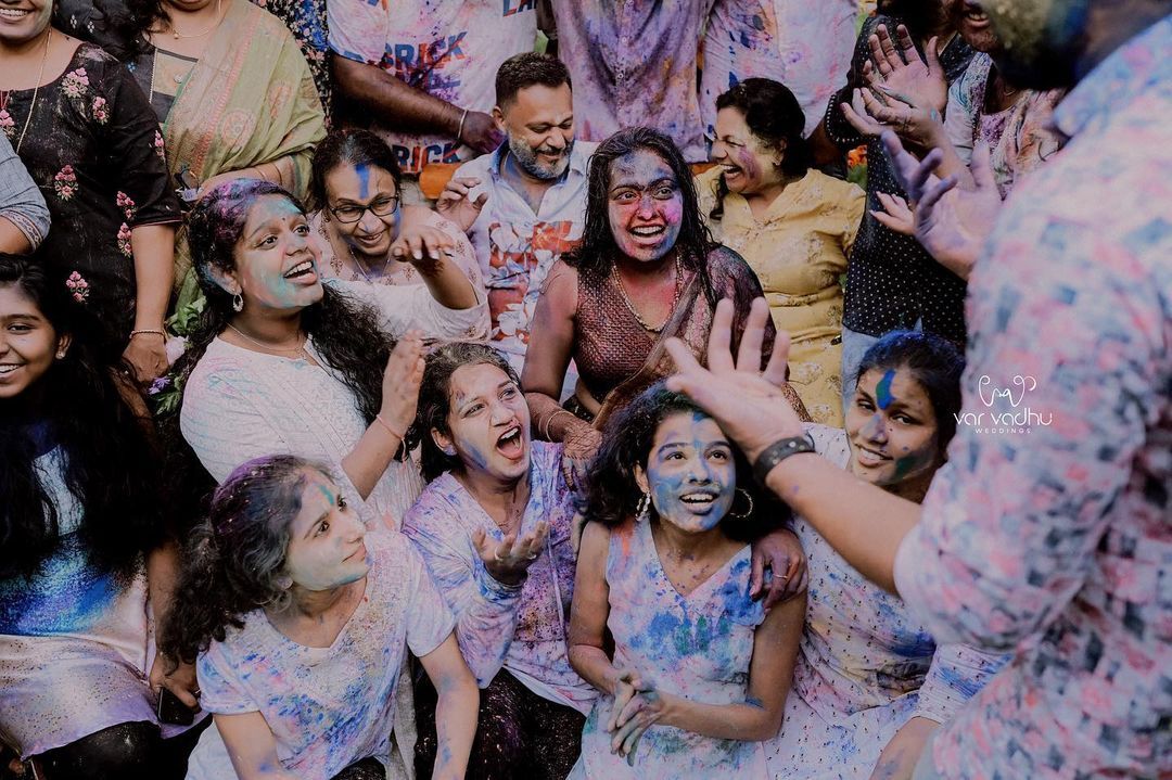 പൊളിച്ചടുക്കി റെബ്ബേക്കാ... ഹൽദിക്കിടയിലും പണികൊടുത്ത് ശ്രീജിത്ത്, വൈറൽ