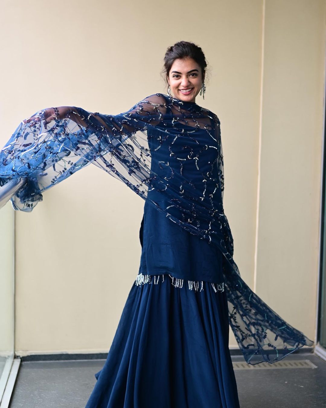   'നസ്രിയയുടെ ക്യൂട്ട്നെസ് ഒന്നും അങ്ങനെ പൊയ്പോകൂല'; പുതിയ ഡോൾ ലുക്ക് വൈറൽ