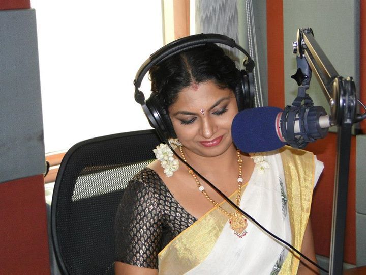 മകള്‍ ഉത്തരയുടെ മികച്ച വിജയം!! സന്തോഷം പങ്കുവച്ച് ആശ ശരത്ത്, കാണാം പുതിയ ഫോട്ടോകള്‍