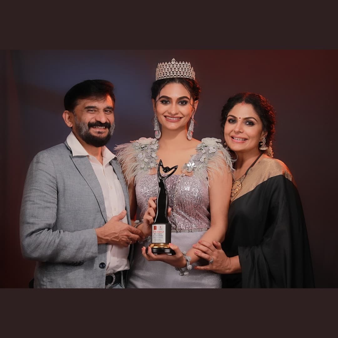 മകള്‍ ഉത്തരയുടെ മികച്ച വിജയം!! സന്തോഷം പങ്കുവച്ച് ആശ ശരത്ത്, കാണാം പുതിയ ഫോട്ടോകള്‍