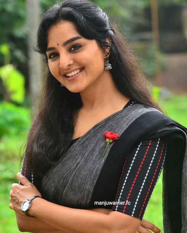 കഥ പറയും കണ്ണുകള്‍: ആരാധകർക്കിടയില്‍ തരംഗമായി മഞ്ജുവിന്റെ പുതിയ ചിത്രങ്ങള്‍