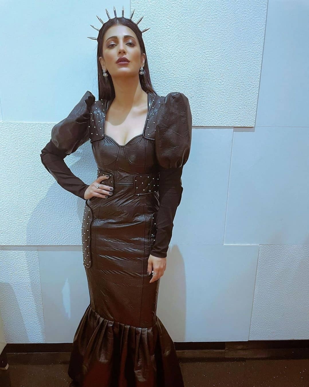  সুন্দরী শ্রুতি হাসানের লাস্যময়ী ফটো শ্যুট	