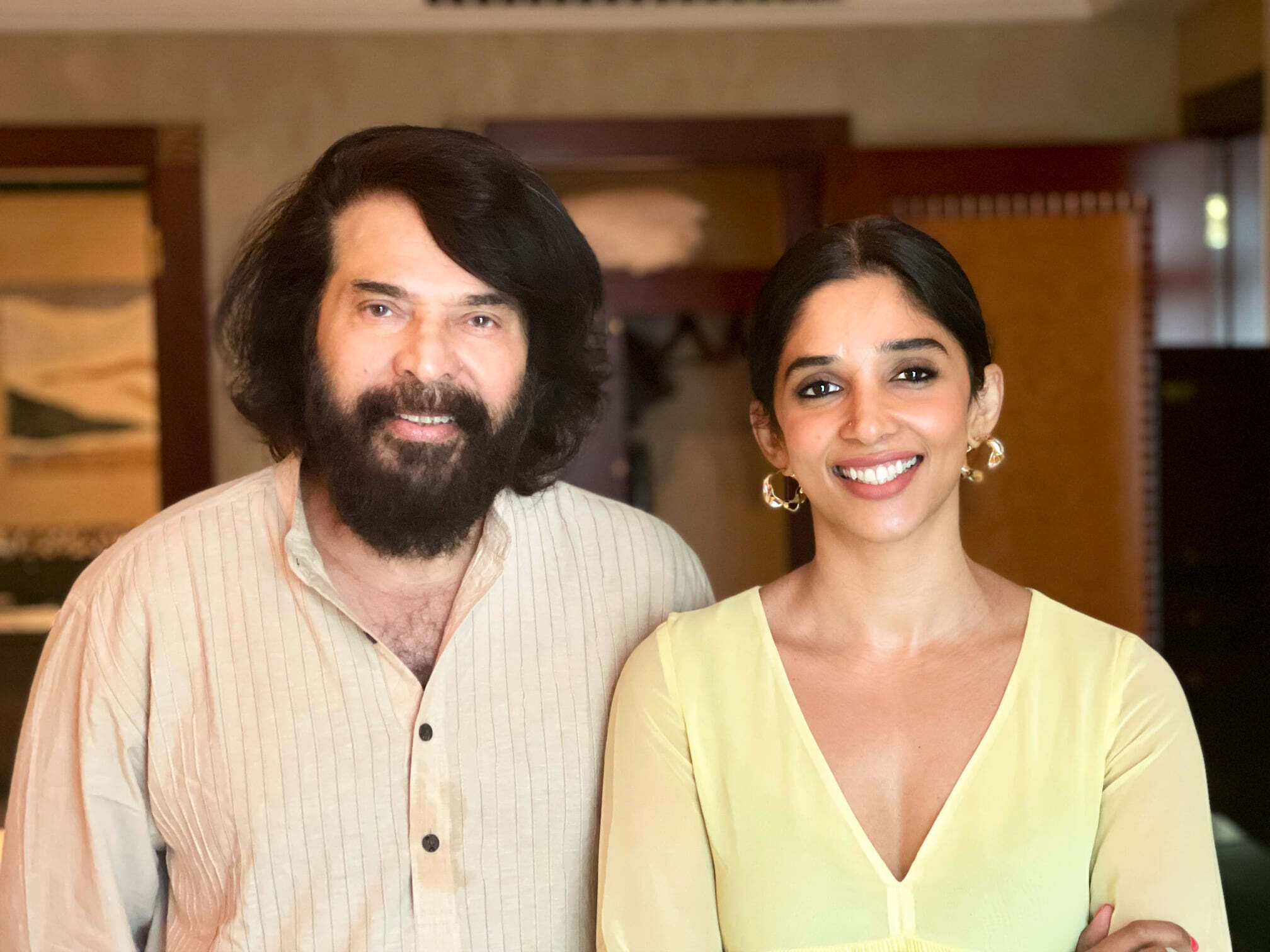 സന്തോഷം നിറച്ച് നൈല ഉഷ; പ്രിയ നടിയുടെ രസകരമായ ചിത്രങ്ങള്‍