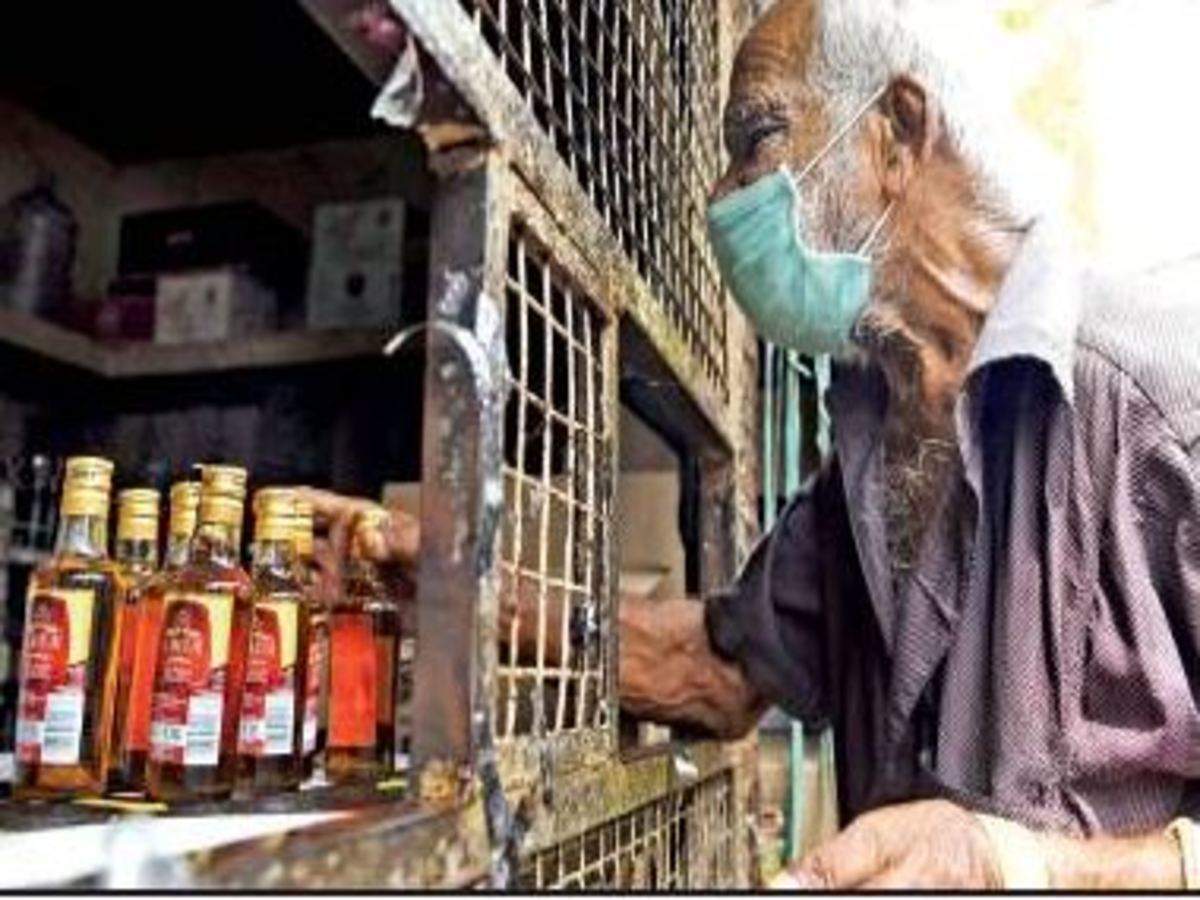 டாஸ்மாக் கடைக்கு போய்வர ஃப்ரீ பஸ் சர்வீஸ் வேணும்...! கலெக்டரை மிரளவைத்த குடிமகன்...! ஈரோட்டில் தரமான சம்பவம்!