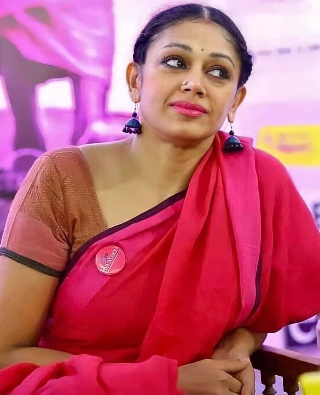 കൂടുതല്‍ കൂടുതല്‍ സുന്ദരിയാവുന്ന ശോഭന: വൈറലായി പുതിയ ചിത്രങ്ങള്‍