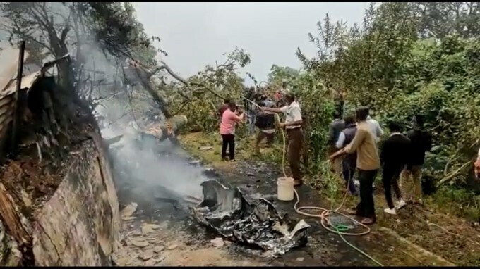 ഊട്ടിയില്‍ സൈനിക ഹെലികോപ്ടര്‍ അപകടത്തില്‍പ്പെട്ടതിന്റെ ചിത്രങ്ങള്‍