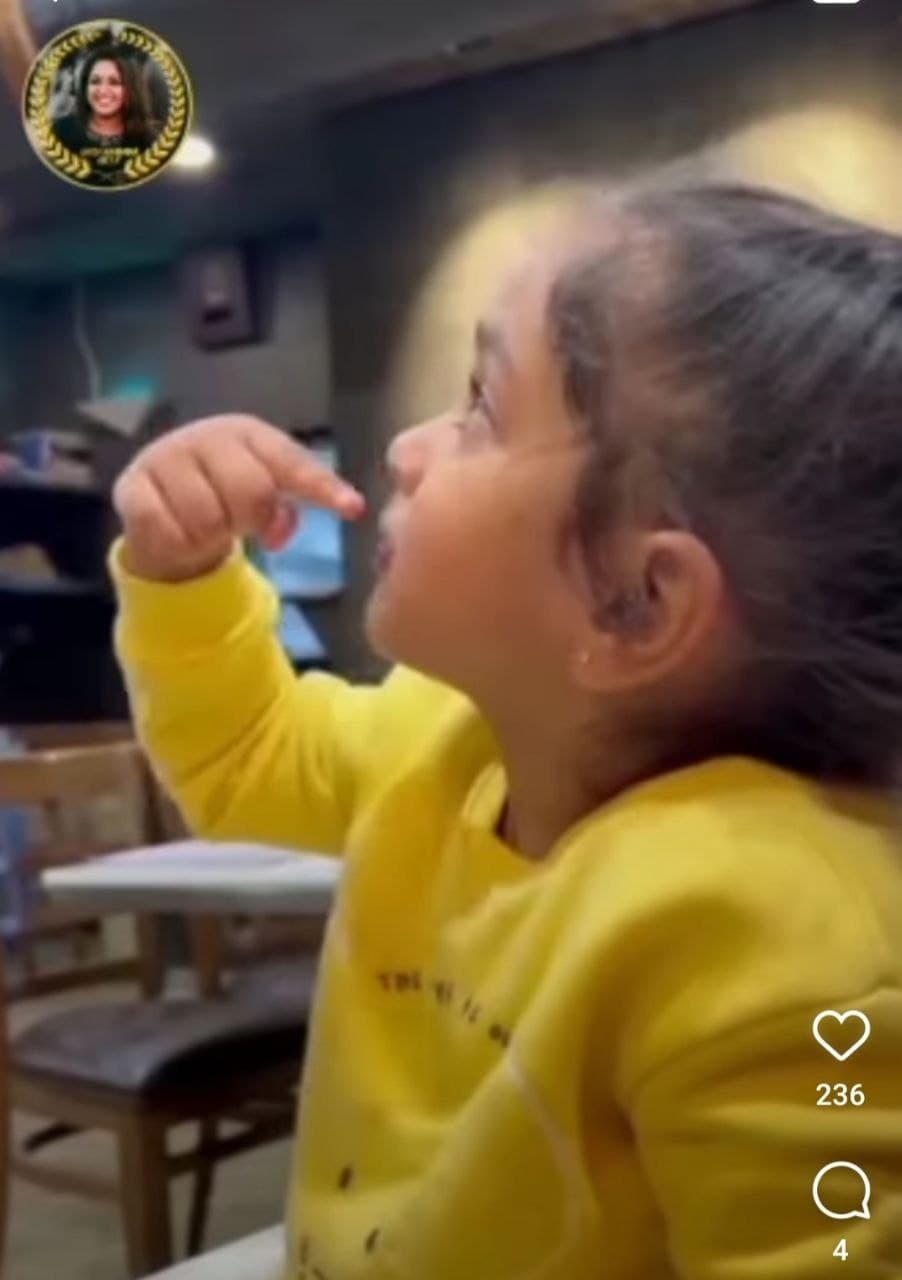 'മുട്ടായി തിന്നാല്‍ പുഴുപ്പല്ല വരും': കുസൃതിക്കുടുക്കയായി കൊച്ചുമഹാലക്ഷ്മി, ഒപ്പം ദിലീപും കാവ്യയും