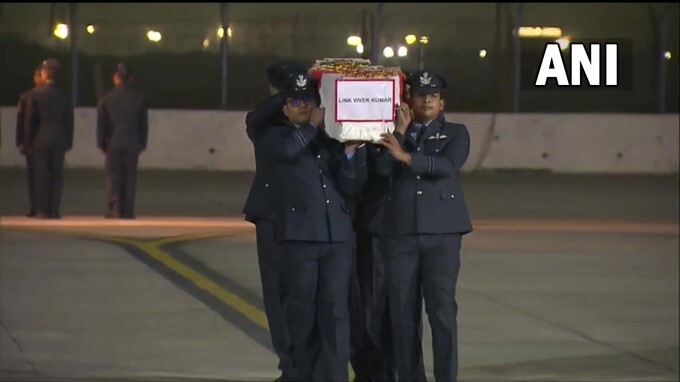 ಸಿಡಿಎಸ್ ಜನರಲ್ ಬಿಪಿನ್ ರಾವತ್, ಅವರ ಪತ್ನಿ ಮಧುಲಿಕಾ ರಾವತ್ ಪಾರ್ಥಿವ ಶರೀರವನ್ನು ಪಾಲಂ ವಾಯುನೆಲೆಯಲ್ಲಿ ಇರಿಸಲಾಗಿದೆ