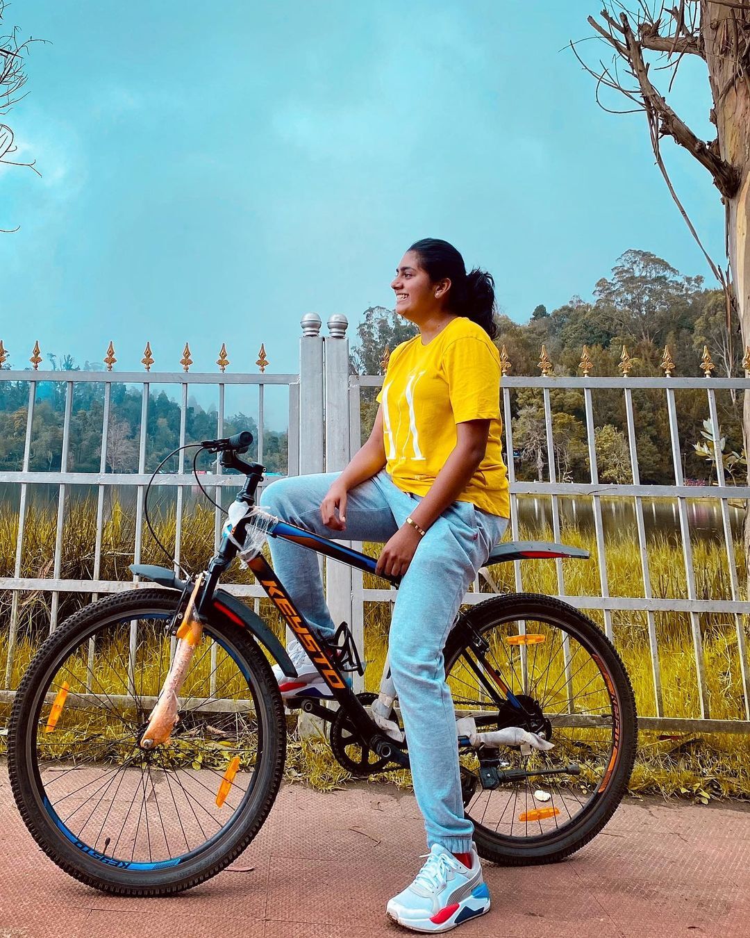 പളനിയില്‍ നിന്നുള്ള ചിത്രങ്ങളുമായി നിമിഷ സജയന്‍: ഏറ്റെടുത്ത് ആരാധകർ