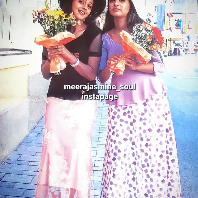 കാരവനില്‍ മീര ജാസ്മിന്റെ അടിപൊളി നൃത്തം!! ചിരിച്ചുല്ലസിച്ച് നടി... അതിനൊരു കാരണവുമുണ്ട്