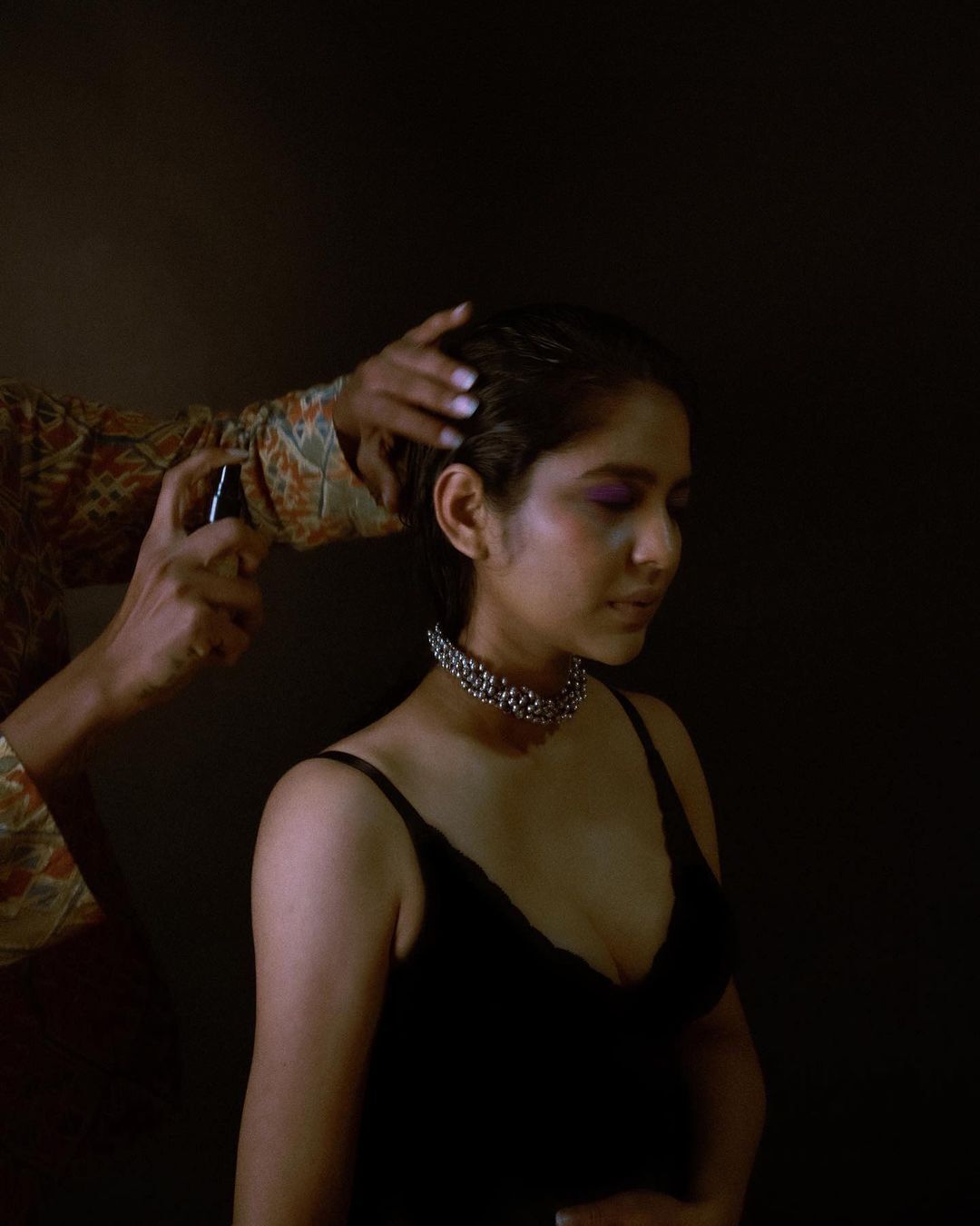 ഇത് ഹോട്ടും ക്യൂട്ടും ഒന്നുമല്ല: നടി ശ്രിദ്ധയുടെ വെറൈറ്റി ഫോട്ടോ ഷൂട്ട് വൈറല്‍