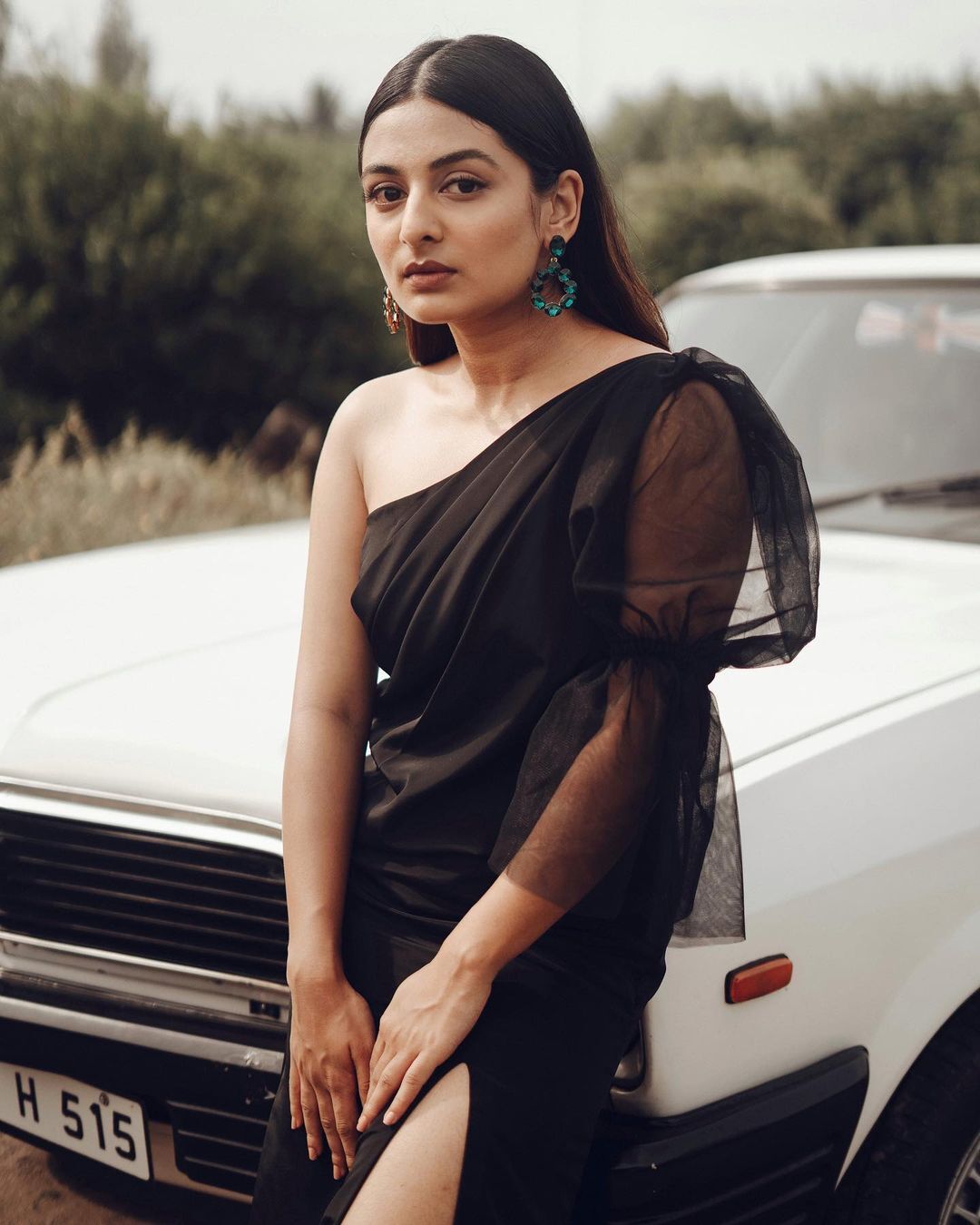 വീണ്ടും ഞെട്ടിച്ച് എസ്തര്‍ അനില്‍, സ്ത്രീ സൂര്യനെ പോലെ... അതിപ്പോ ലാഭമായല്ലോ എന്ന് കമന്റ്...