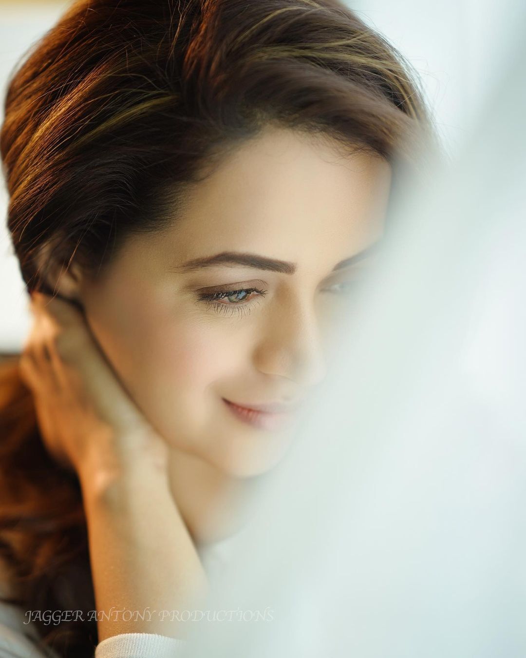 ഒരു മാലാഖയെ പോലെ സുന്ദരിയായ ഭാവന: 'കാറ്റത്ത് ആടിയുലഞ്ഞവള്‍'- വെറലായി പുതിയ ചിത്രങ്ങള്‍