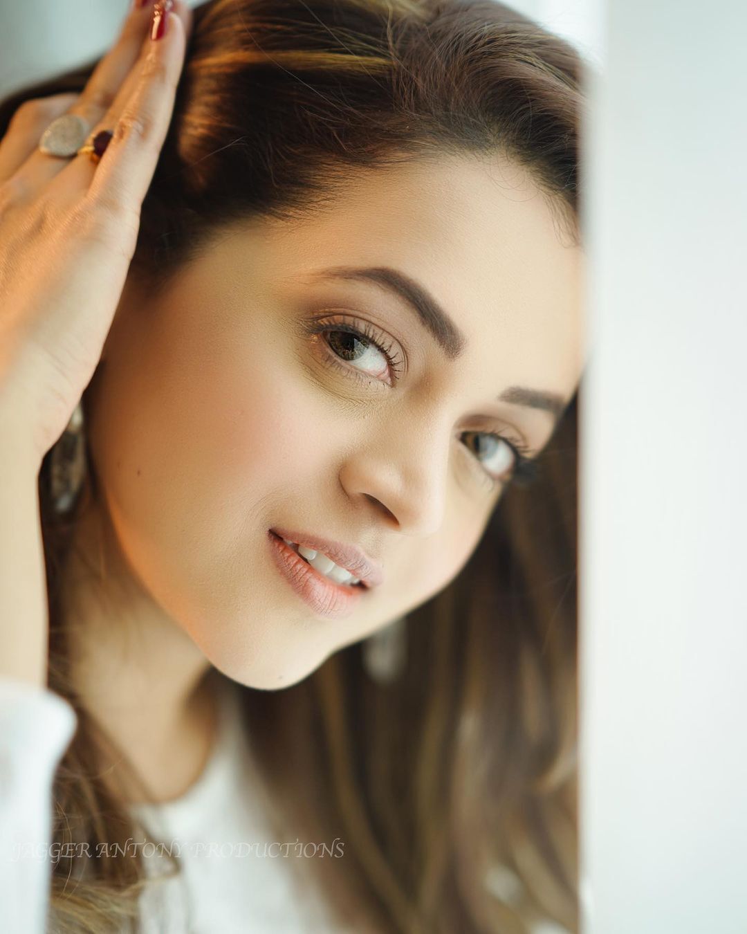 ഒരു മാലാഖയെ പോലെ സുന്ദരിയായ ഭാവന: 'കാറ്റത്ത് ആടിയുലഞ്ഞവള്‍'- വെറലായി പുതിയ ചിത്രങ്ങള്‍