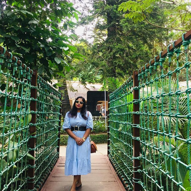 സ്വിം സ്യൂട്ടില്‍ ഞെട്ടിച്ച് ഫറ ഷിബ്‌ല; എന്റെ ശരീരത്തിന് വിലയിടാന്‍ വരരുത്... ചിത്രങ്ങള്‍