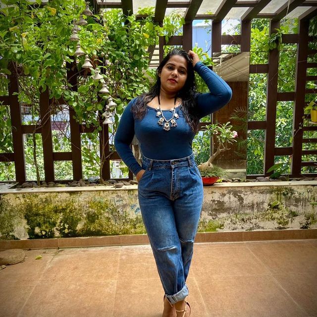 സ്വിം സ്യൂട്ടില്‍ ഞെട്ടിച്ച് ഫറ ഷിബ്‌ല; എന്റെ ശരീരത്തിന് വിലയിടാന്‍ വരരുത്... ചിത്രങ്ങള്‍