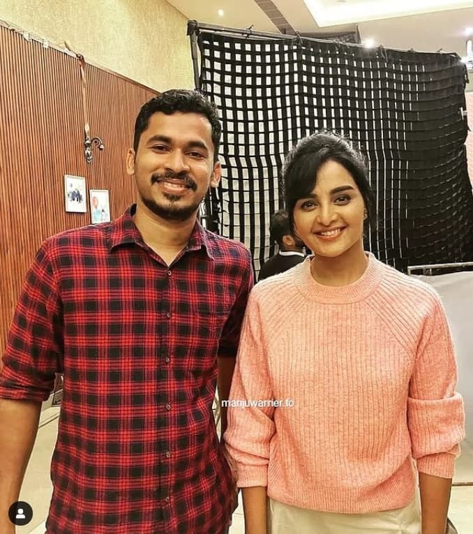 മനസ്സറിഞ്ഞ് ചിരിക്കാൻ കഴിയുന്ന കാലം വരെ ആർക്കും തോൽപ്പിക്കാനാവില്ല; വൈറലായി മഞ്ജു വാര്യരുടെ പുതിയ ചിത്രം