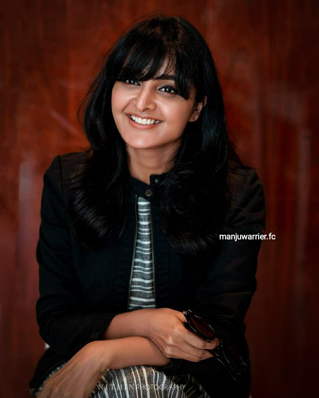 മഞ്ജു വാര്യർ ഇതെന്ത് ഉദ്ദേശിച്ചാണ്: തരംഗമായി പുതിയ ചിത്രവും