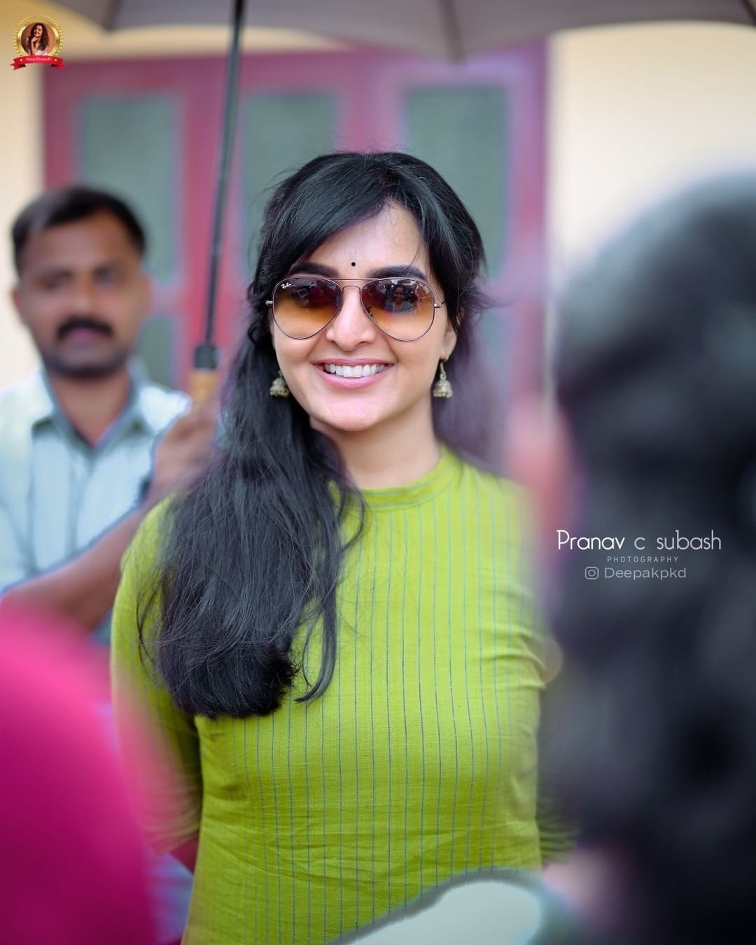 റെയിബാന്‍ ഗ്ലാസുവെച്ച് മഞ്ജുവേച്ചി: തരംഗമായി മഞ്ജുവാര്യരുടെ പുതിയ ചിത്രം