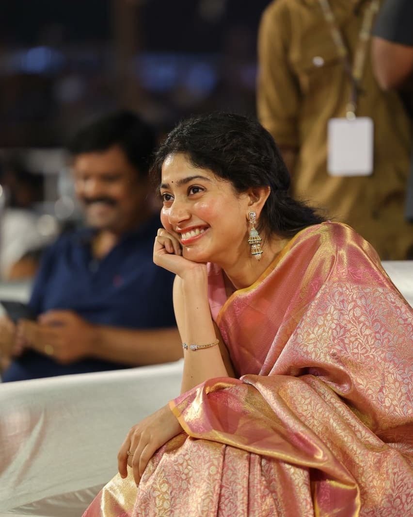 മലര്‍ മിസ്സും സെലിനും ഒറ്റ ക്ലിക്കില്‍; വീണ്ടും ഒന്നിച്ച് സായ് പല്ലവിയും മഡോണയും... കാണാം ചിത്രങ്ങള്‍