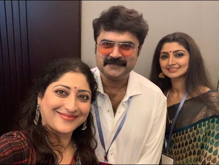 മമ്മൂട്ടിയും മഞ്ജുവാര്യരും മാത്രമല്ല; പ്രായം ഒട്ടും തോന്നാന്ന വേറെയും ചിലരുണ്ട്... വൈറലായി ദിവ്യ ഉണ്ണിയുടെ ചിത്രങ്ങള്‍