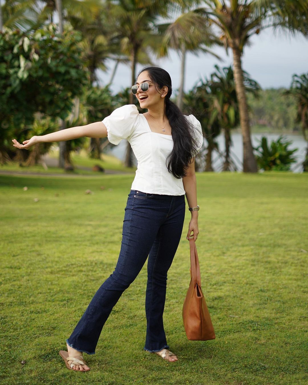 'മണി ഹീസ്റ്റ്' 5 എപ്പിസോഡും ഒറ്റയടിക്ക് കണ്ട ശേഷം ഞാൻ', അഹാനയുടെ പുതിയ ചിത്രങ്ങൾ വൈറൽ